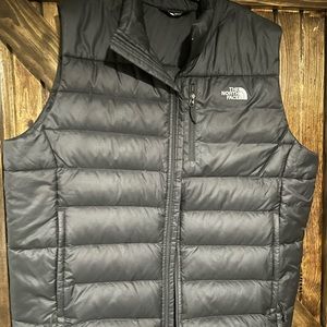 Men’s puffer north face vest xl